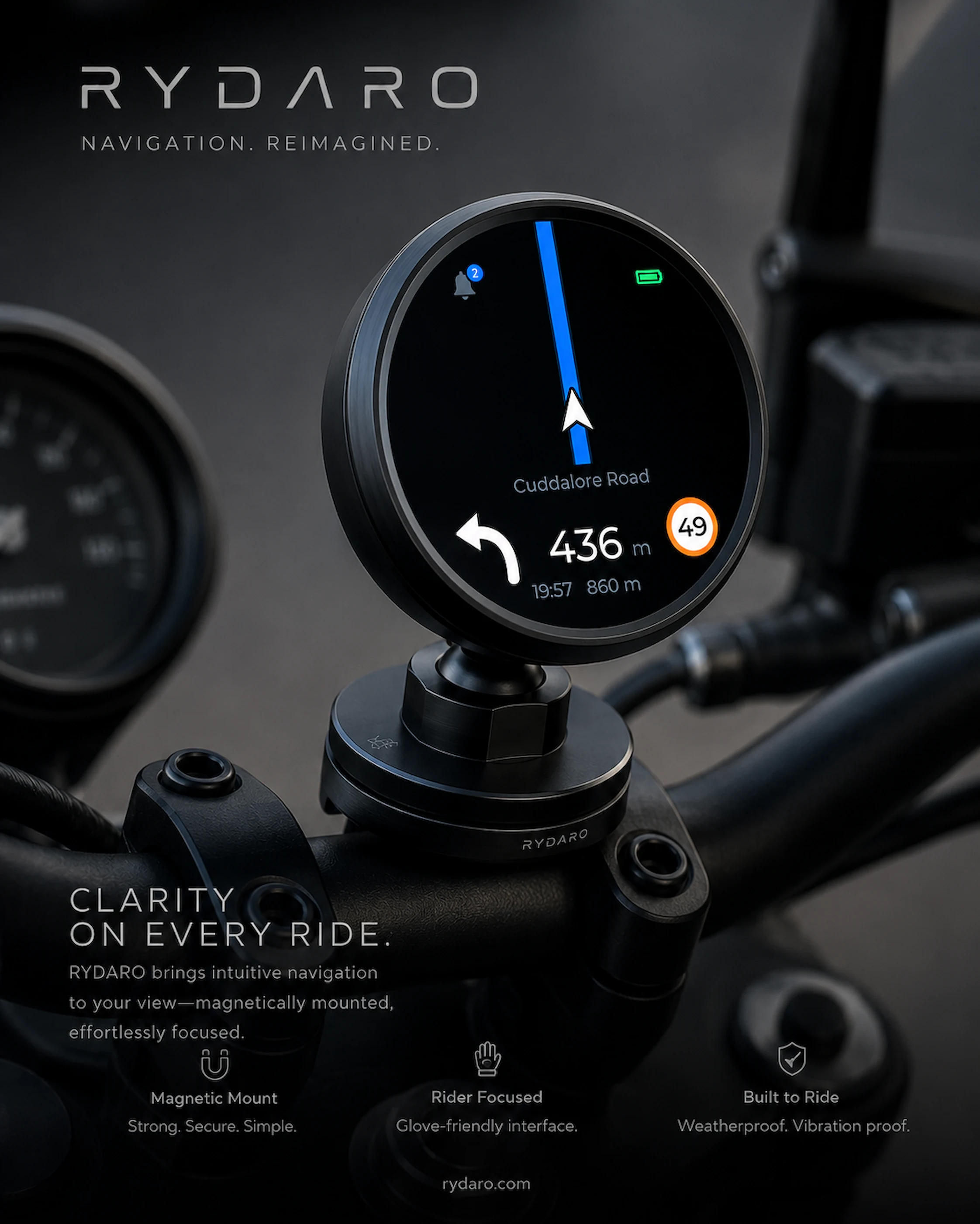 Close-up of the RYDARO display showing clear turn guidance